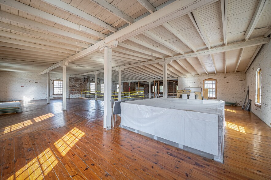 More Photos Of 313 S Government St, Lincolnton Office For Sale