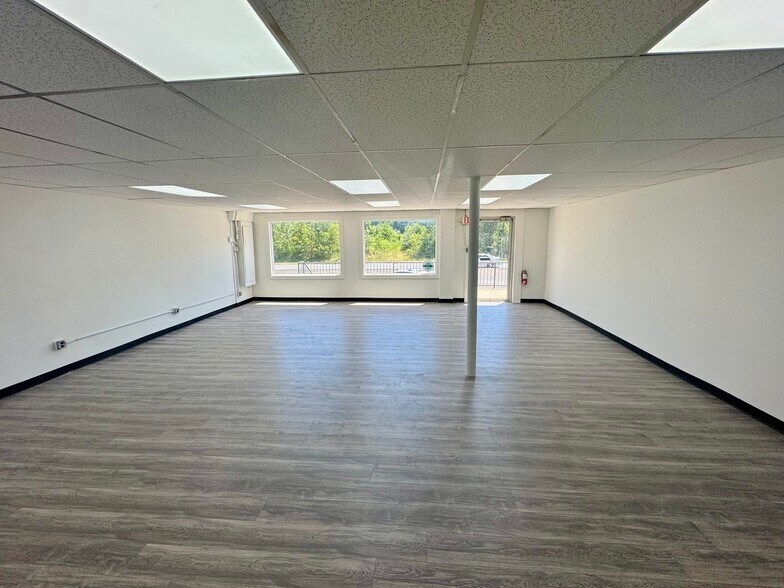More Photos Of 7300 Beulah St, Alexandria General Retail For Lease