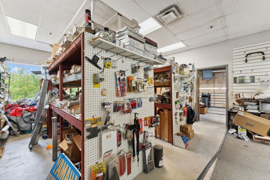 More Photos Of 4388 Shoreline Dr, Spring Park Storefront Retail Office For Sale