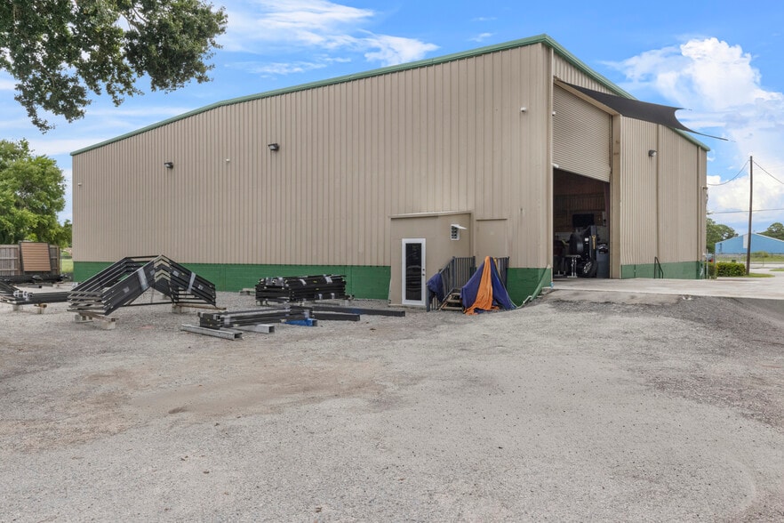 More Photos Of 705 N 39th St, Fort Pierce Warehouse For Sale