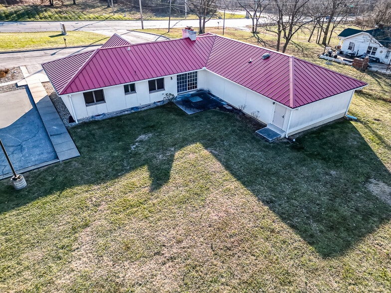 More Photos Of 9340 Parallel Pky, Kansas City Office For Sale
