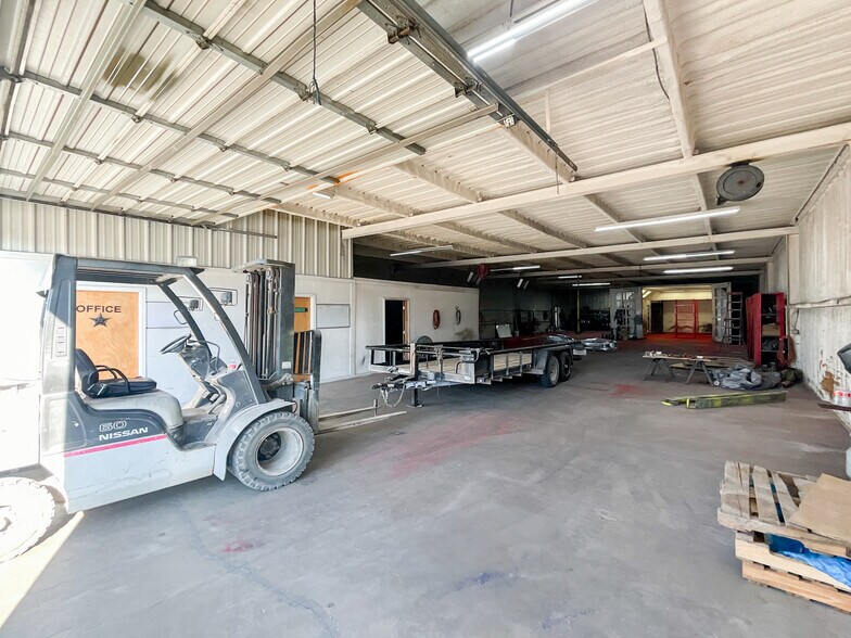 More Photos Of 400 Stoddard st, Odessa Warehouse For Sale