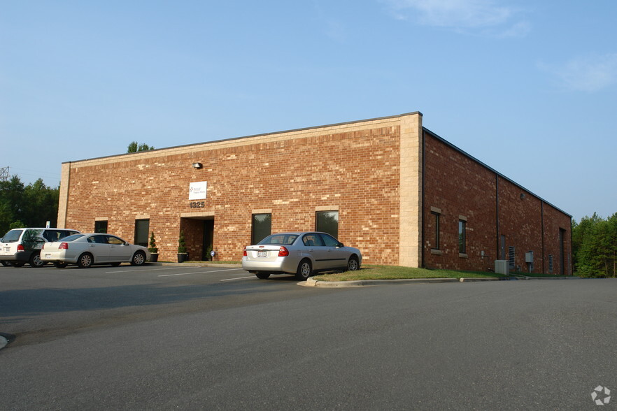 Primary Photo Of 1325 Center Park Dr, Charlotte Warehouse For Lease