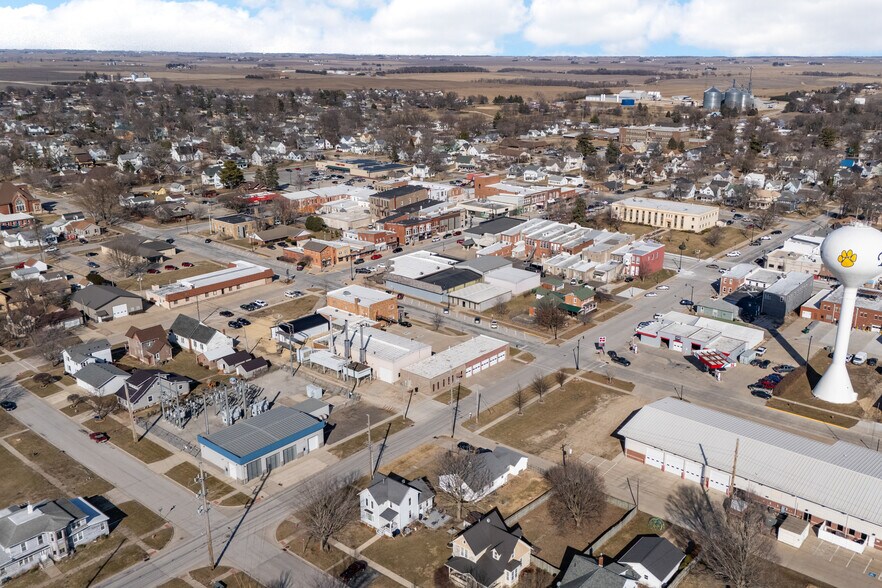 More Photos Of 121 W 5th St, Tipton Showroom For Sale