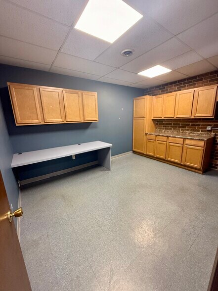More Photos Of 7800 W College Dr, Palos Heights Office For Lease
