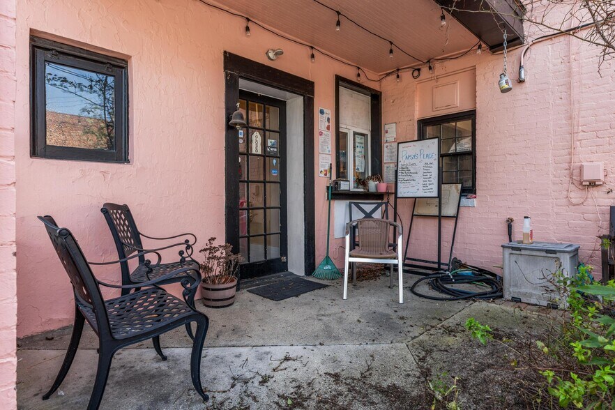 More Photos Of 115 W Main St, Wilmington Office For Sale
