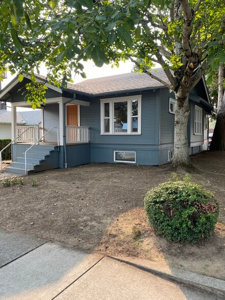 More Photos Of 2022 Broadway St, Vancouver Loft Creative Space For Sale
