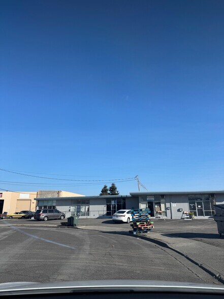 More Photos Of 1650-1670 Abram Ct, San Leandro Manufacturing For Lease