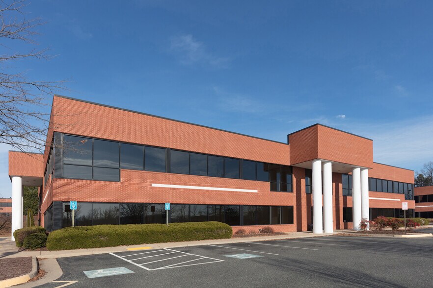 More Photos Of 24 Center St, Stafford Office For Lease