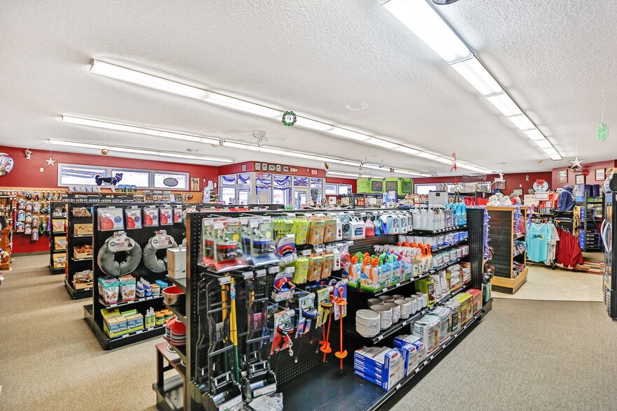 More Photos Of 602 S Rum River Dr, Princeton Freestanding For Lease