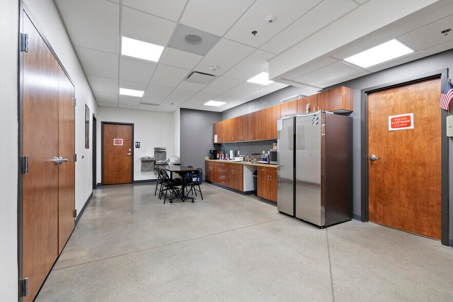 More Photos Of 2026-2027 Bear Mountain Dr, Fort Collins Research And Development For Sale