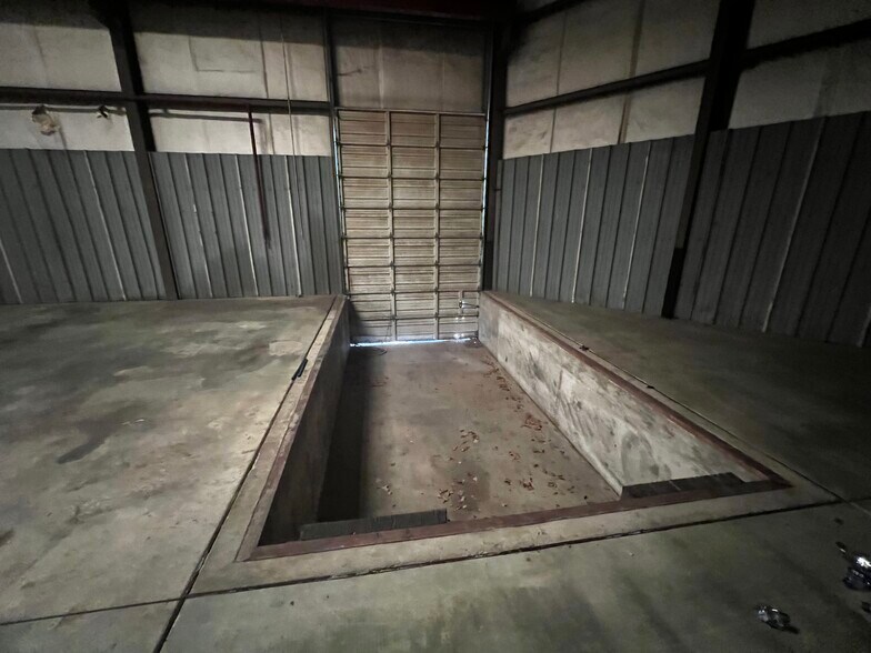 More Photos Of 6310 E 13th St, Tulsa Manufacturing For Sale