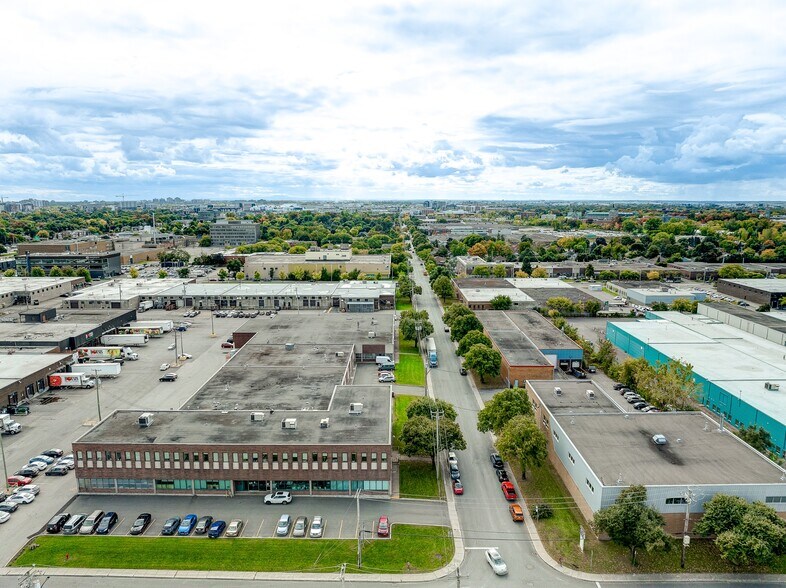 More Photos Of 500-600 Rue Hodge, Montréal Warehouse For Lease