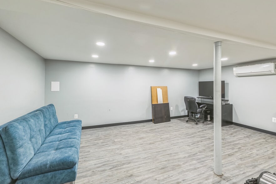 More Photos Of 6023 Belair Rd, Baltimore Auto Repair For Sale