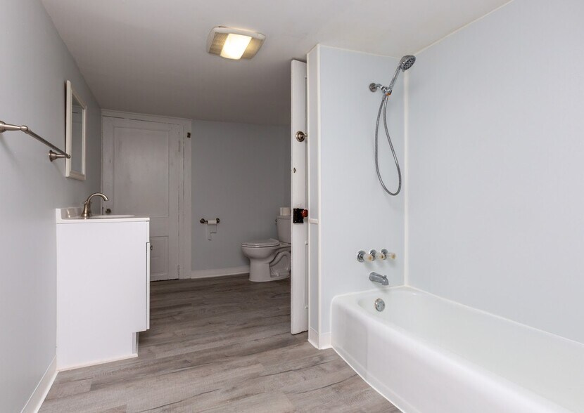 More Photos Of 371 Pittstown Rd, Pittstown Storefront Retail Residential For Sale