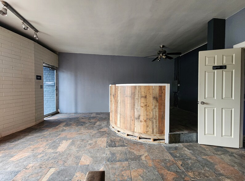 More Photos Of 620 Ryland St, Reno Storefront Retail Residential For Lease