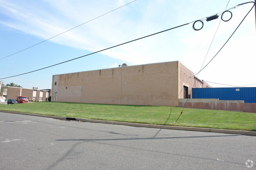More Photos Of 1421-1447 Pinewood St, Rahway Light Distribution For Lease