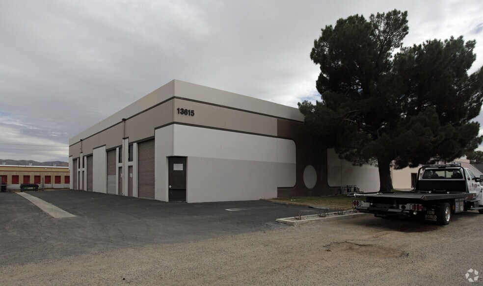 More Photos Of 13615 John Glenn Rd, Apple Valley Warehouse For Lease