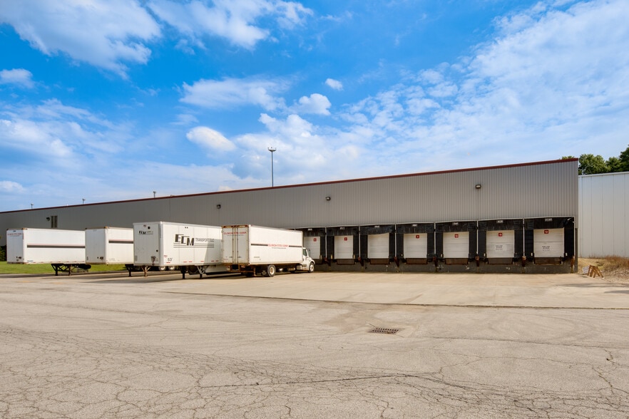 More Photos Of 9300 Dutton Dr, Twinsburg Warehouse For Lease