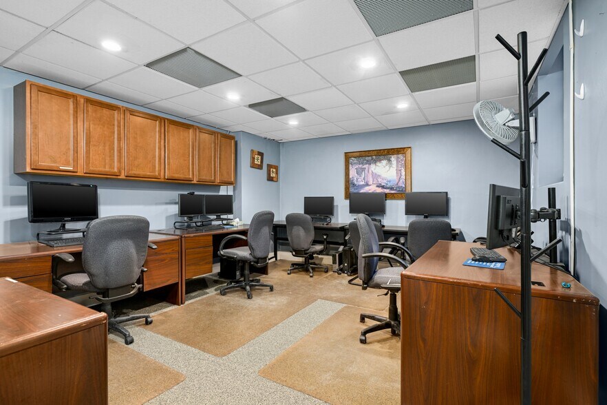 More Photos Of 2318 Park Ave, Minneapolis Office For Sale