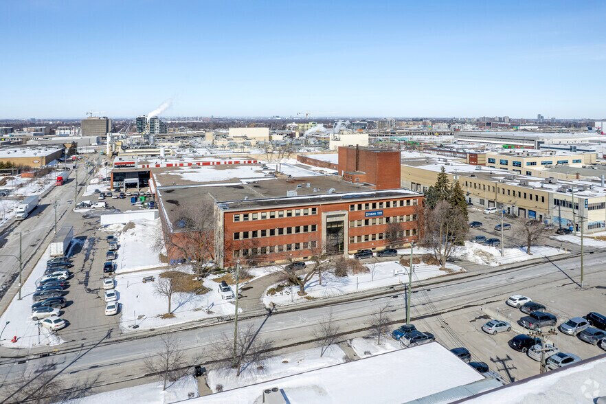 More Photos Of 8270-8310 Ch Devonshire, Mt Royal Unknown For Lease