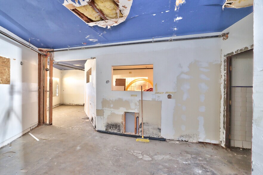 More Photos Of 2249 N Palm Canyon Dr, Palm Springs Hospitality For Sale