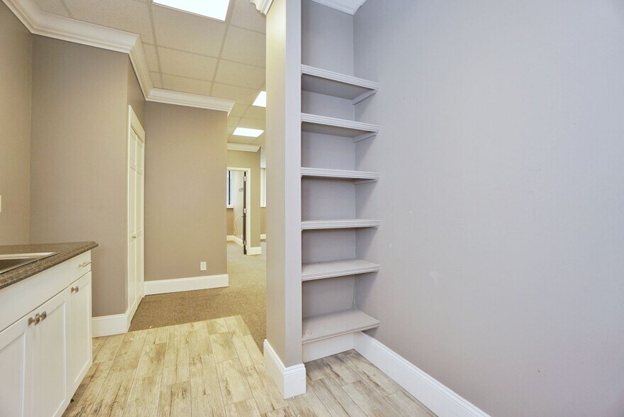 More Photos Of 260 Christopher Ln, Staten Island Medical For Lease