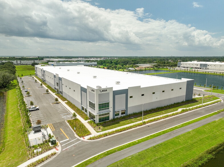 More Photos Of 5501 Lee Vista Blvd, Orlando Unknown For Lease