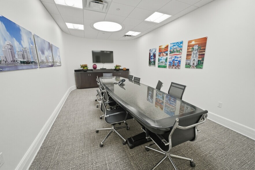 More Photos Of 220 Sunrise Ave, Palm Beach Office For Lease