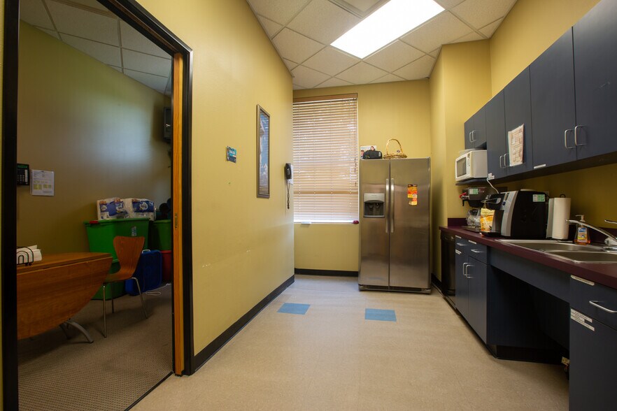 More Photos Of 1900 Ballpark Way, Arlington Medical For Lease