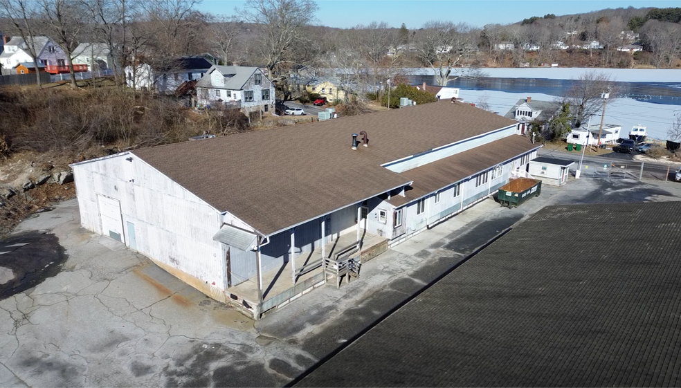 More Photos Of 45 Richards Grove Rd, Quaker Hill Service For Sale