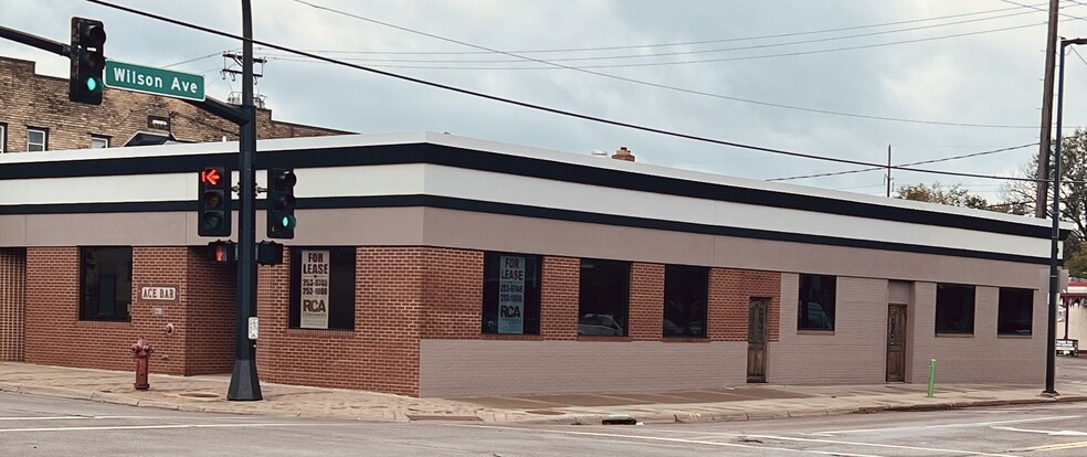 Primary Photo Of 423 Saint Germain St E, Saint Cloud Restaurant For Sale