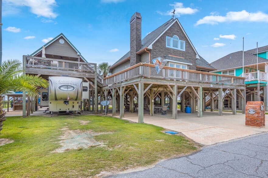 More Photos Of 2314 Teal St, Cameron Specialty For Sale