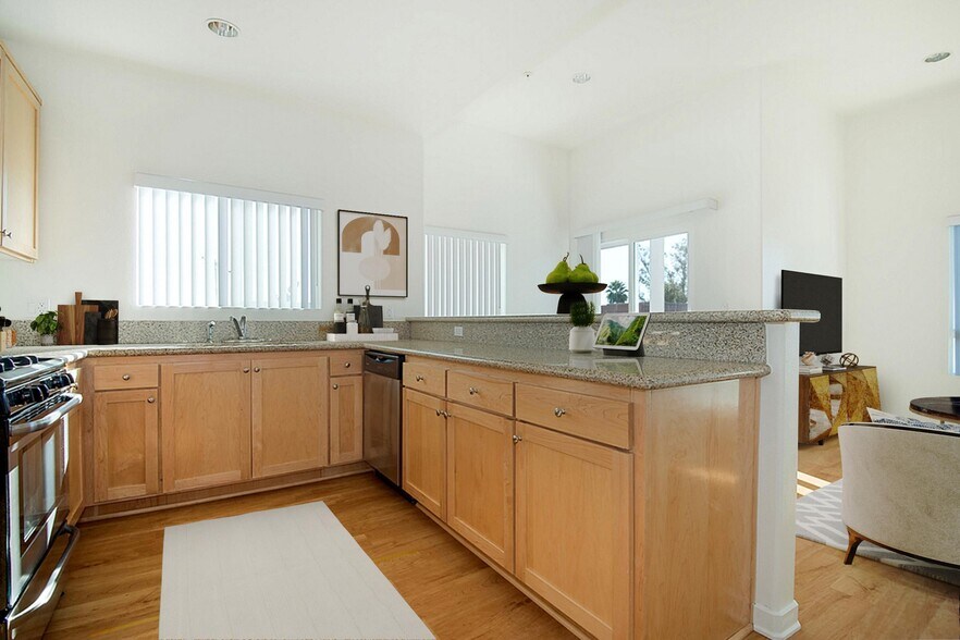 More Photos Of 401 S Grand View St, Los Angeles Apartments For Sale