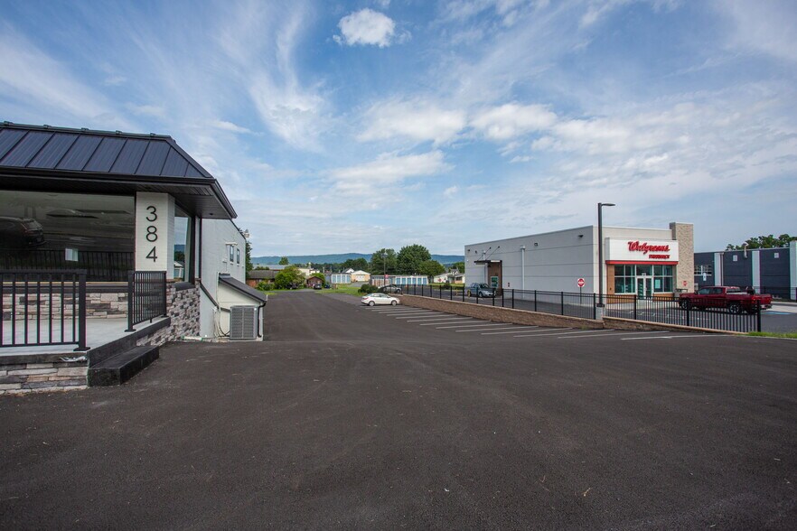More Photos Of 384 Main st, Timberville Freestanding For Lease