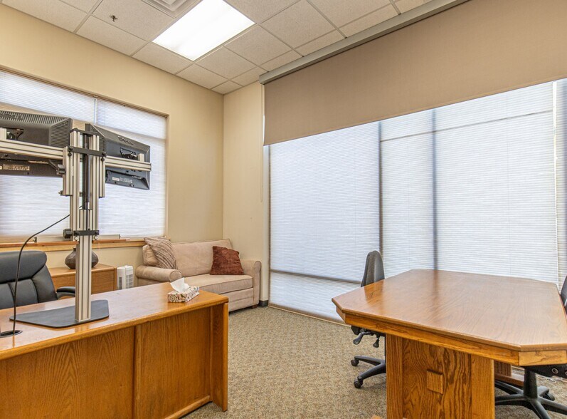 More Photos Of 555 Rivergate Ln, Durango Office For Sale