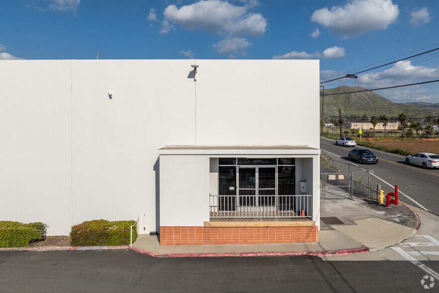More Photos Of 21700 Barton Rd, Colton Distribution For Lease