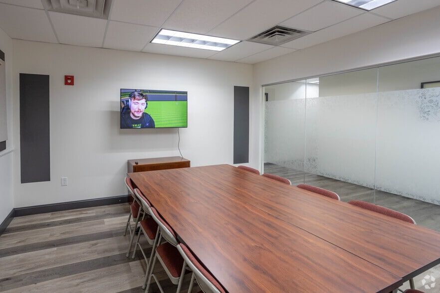 More Photos Of 220 Davidson Ave, Somerset Office For Lease