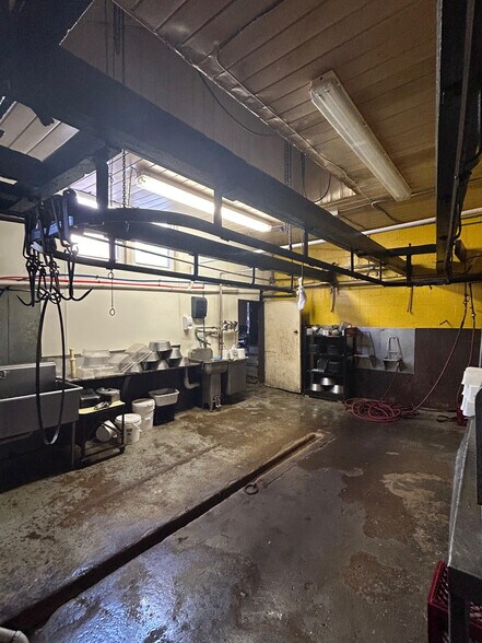 More Photos Of 124 Mahoning Dr E, Lehighton Storefront For Sale