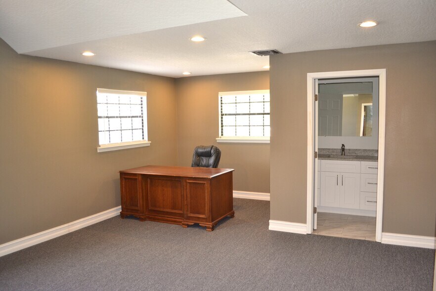 More Photos Of 217 W Seminole Ave, Melbourne Office For Lease