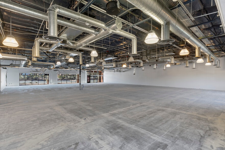 More Photos Of 900 S Pavilion Center Dr, Las Vegas Office For Sale