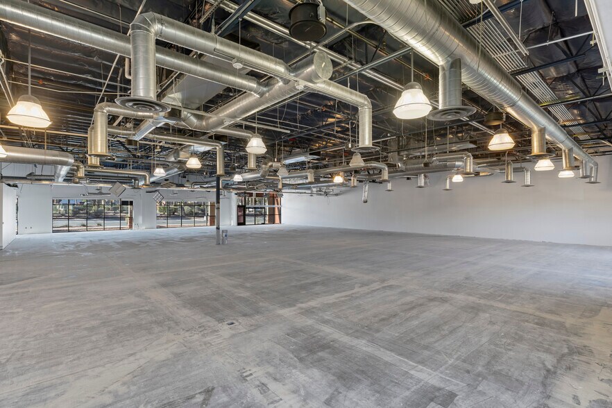 More Photos Of 900 S Pavilion Center Dr, Las Vegas Office For Sale