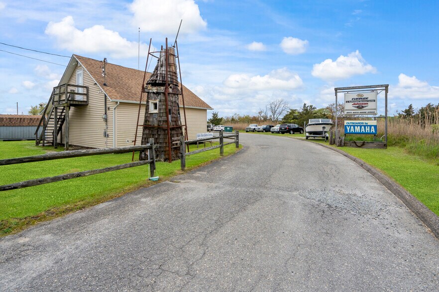 More Photos Of 300 Pine Neck Ave, East Patchogue Marina For Sale