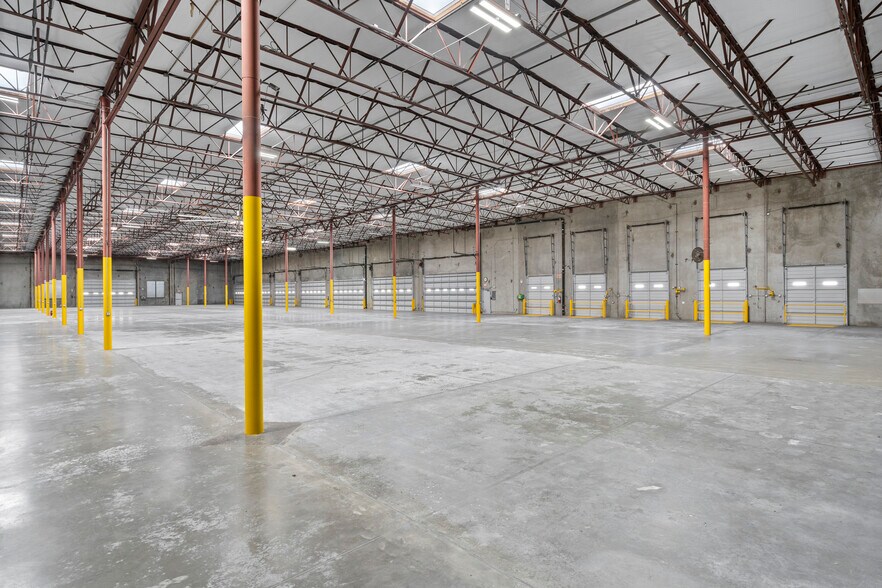 More Photos Of 2828 Junipero Ave, Signal Hill Distribution For Lease