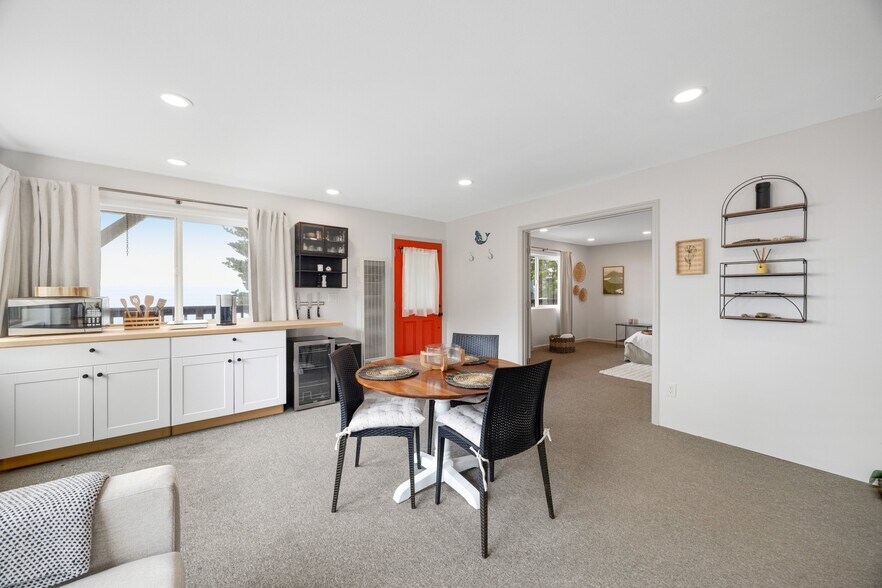 More Photos Of 129 Lower Pacific Dr, Whitethorn General Retail For Sale