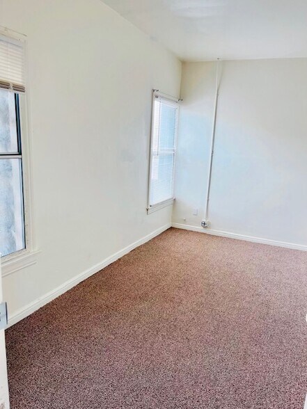 More Photos Of 3712 Beverly Blvd, Los Angeles Office For Lease