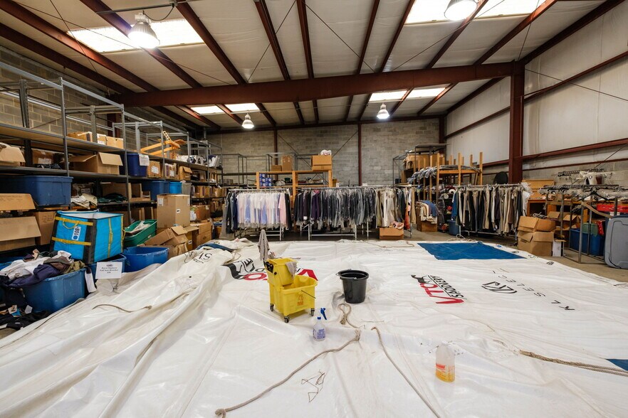 More Photos Of 115 Miller St, Broadway Industrial For Lease