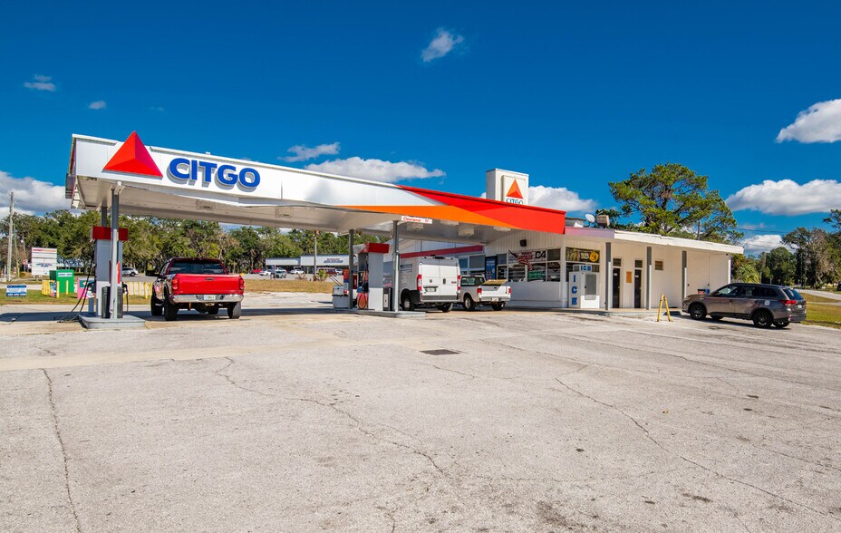 More Photos Of 709 S Broad St, Brooksville Service Station For Sale