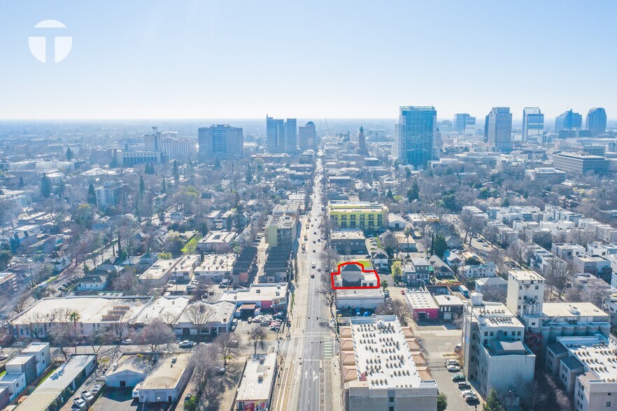 More Photos Of 318 12th St, Sacramento Storefront For Sale