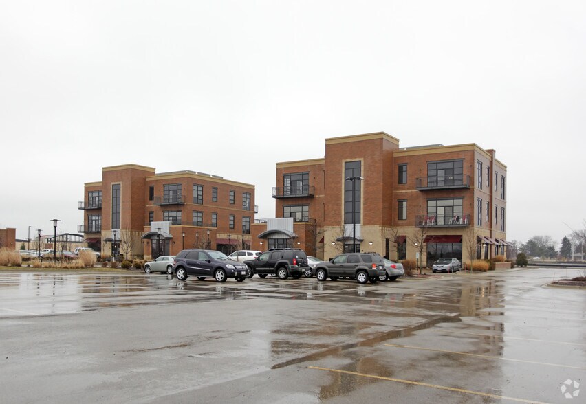 More Photos Of 2390 Esplanade Dr, Algonquin Office For Lease